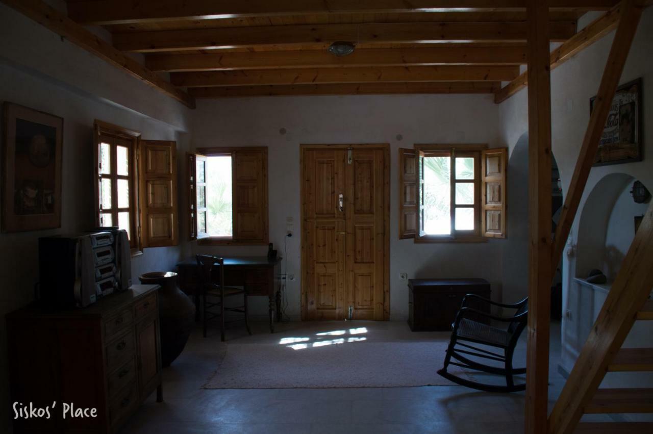 Siskosplace Koloumpos Bagian luar foto