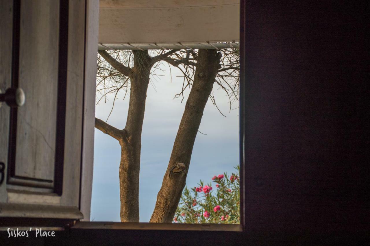 Siskosplace Koloumpos Bagian luar foto