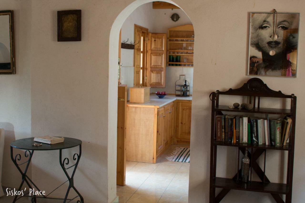Siskosplace Koloumpos Bagian luar foto